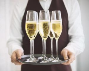 Bật mí những điều cần biết về rượu Champagne